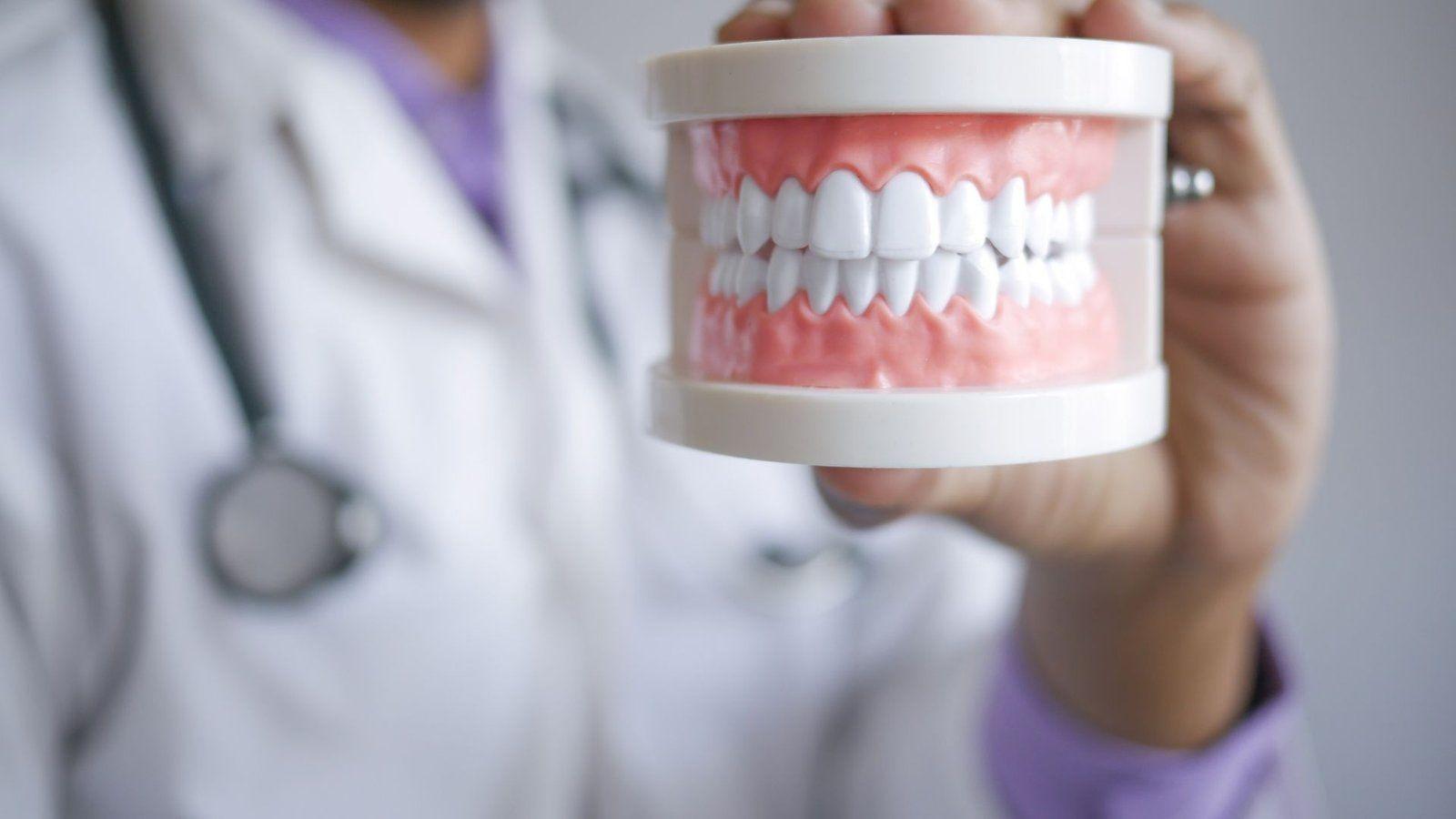 Denture Clinic in Oshawa: A Guide to Tooth Replacement